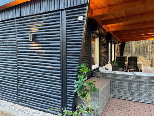 Forest Lodge Quiet Modern New close to the Rakotzbrücke and Kromlauer Park