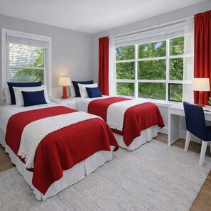 4 bedrooms, desk, travel cot, free WiFi