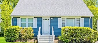 Charming Coastal Home 4BR Yard & Porch• Near Beach