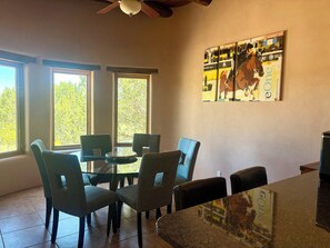 Dining - Spacious 3-bedroom house in quiet, gated Santa Fe neighborhood (Santa Fe)