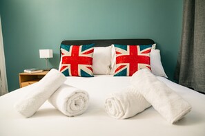 Iron/ironing board, free WiFi, bed sheets