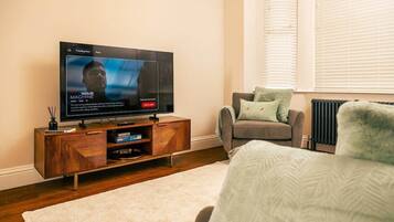3 bedrooms, iron/ironing board, free WiFi, bed sheets