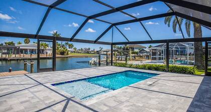 Walk to the Beach - Stylish Waterfront Gateway