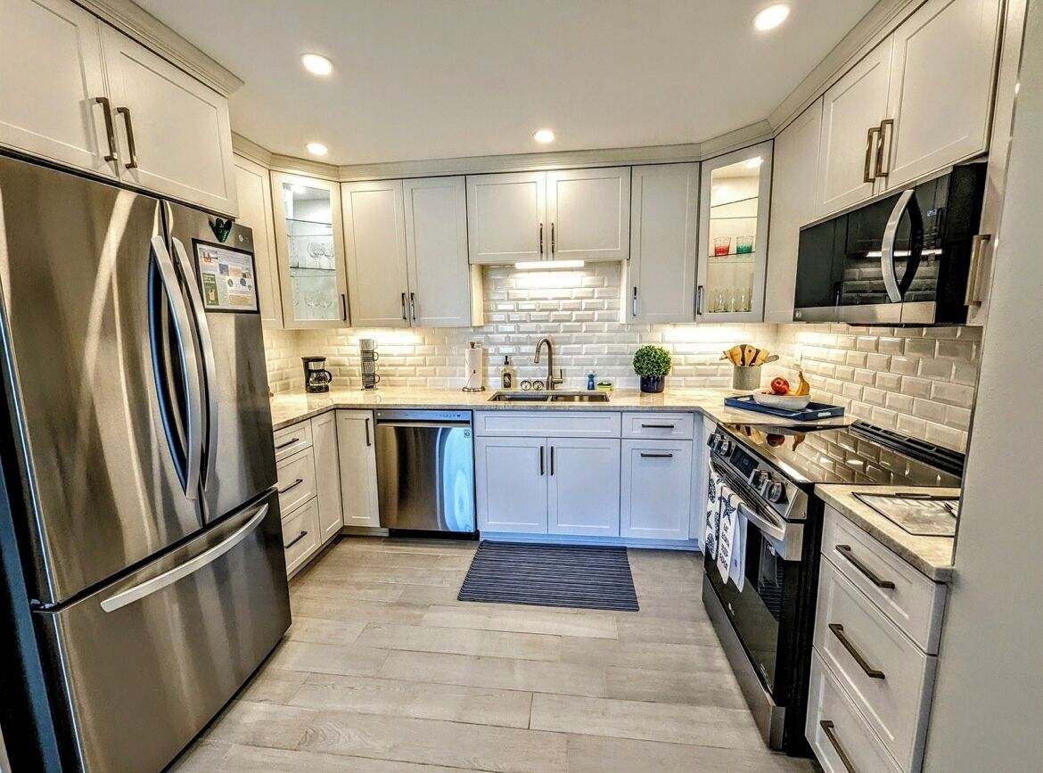 Refrigerador, microondas, horno, placa de cocina