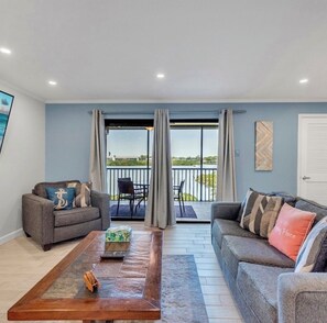 Smart TV - Dolphin Watch Waterfront | Indian Shores | Heated Pool | 3-Min Walk to Beach (Indian Shores)