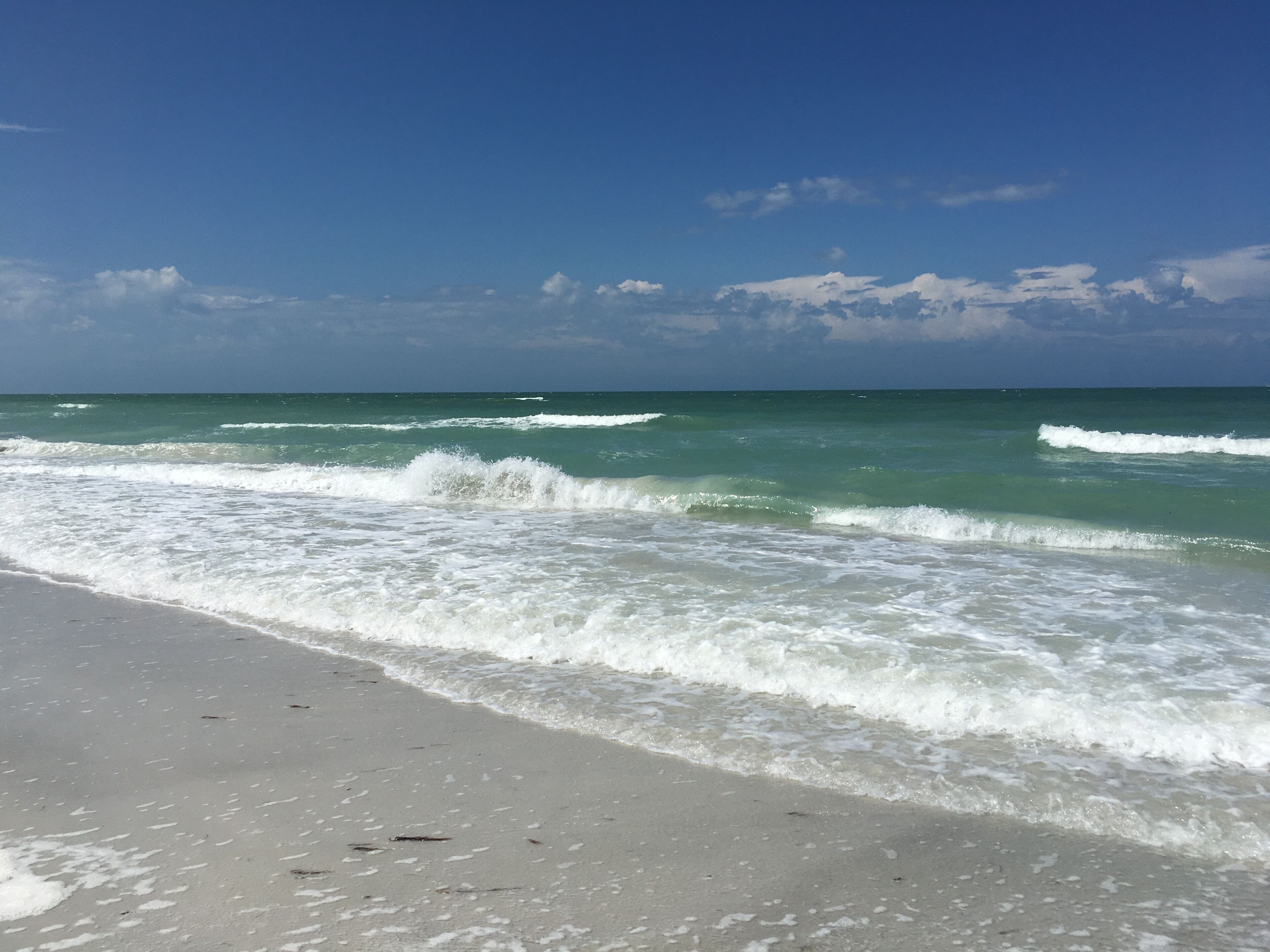 Beach nearby, sun loungers, beach towels