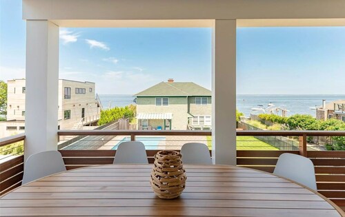 Ocean Beach, Beautiful & New, Covered Deck, Great Bay Views, Pool, Outdoor Grill