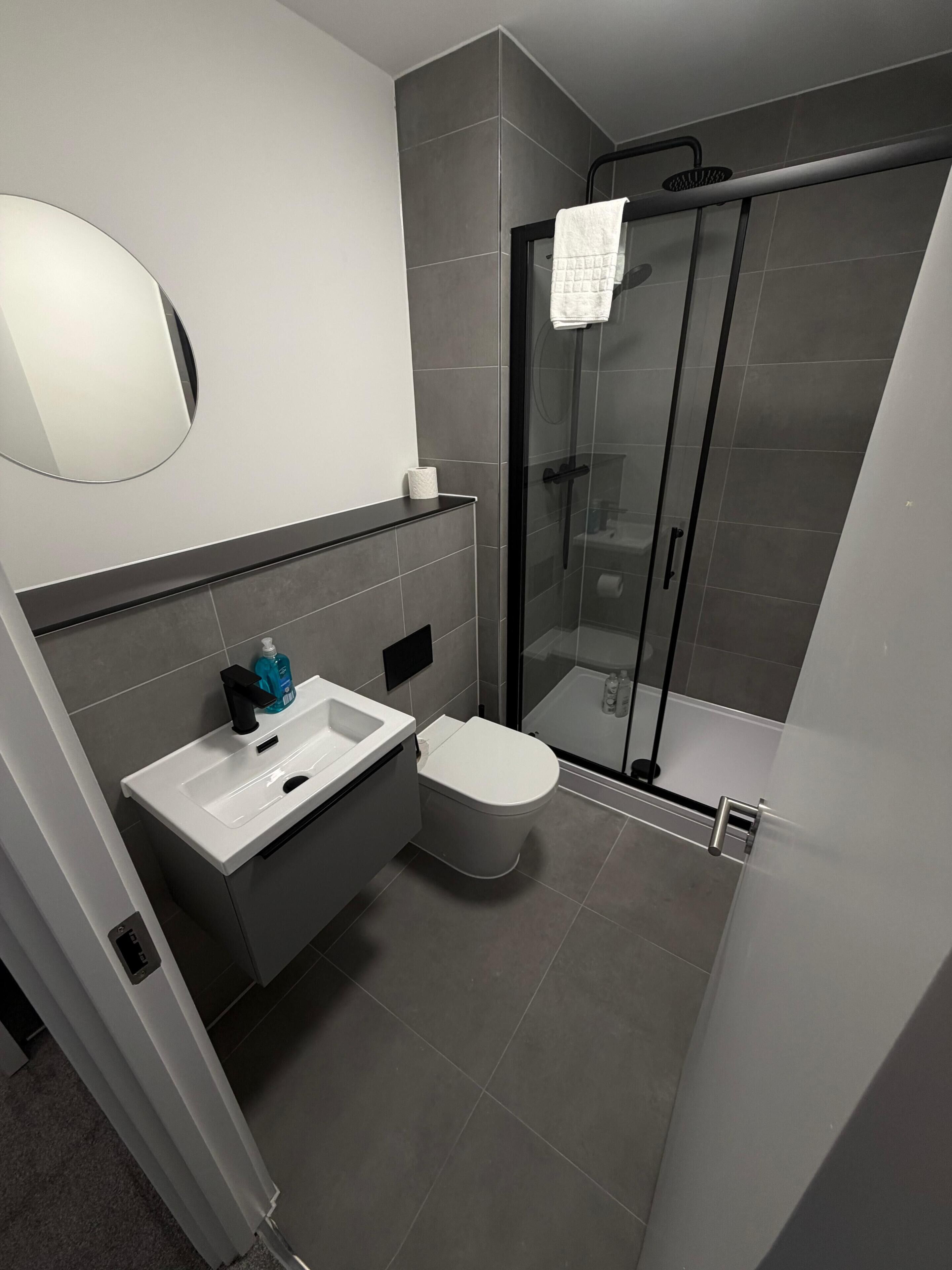 Superior Apartment, Balcony, City View | Bathroom
