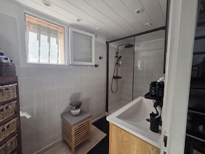 Bathroom - Vrbo Property (Coti-Chiavari)