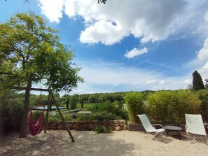 Terrace/patio - Charming Villa in Provence, Poolside Living & Cicada-Filled Evenings (LAURIS)