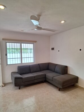 Living area - Cozy house 150 meters from the Beach in Chicxulub Puerto (Chicxulub)