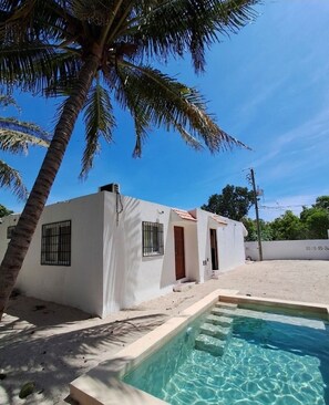 Outdoor pool - Cozy house 150 meters from the Beach in Chicxulub Puerto (Chicxulub)