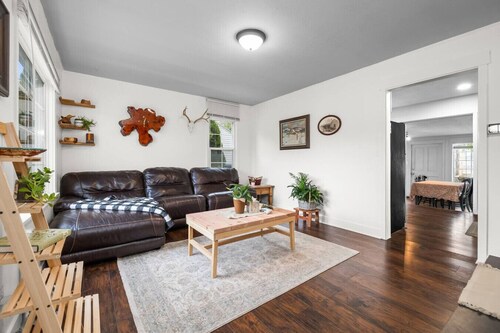 Orem Peak Retreat | Yard | Kayaks | Grill+Firepit