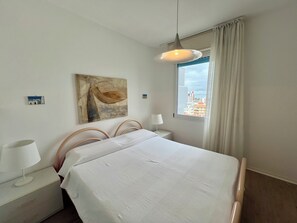 Apartment, 3 Bedrooms, Balcony, Ocean View - Seafront Apartment in Lignano (Lignano Sabbiadoro)