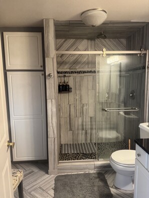 Bathroom - WATERFRONT PARADISE (Spokane)