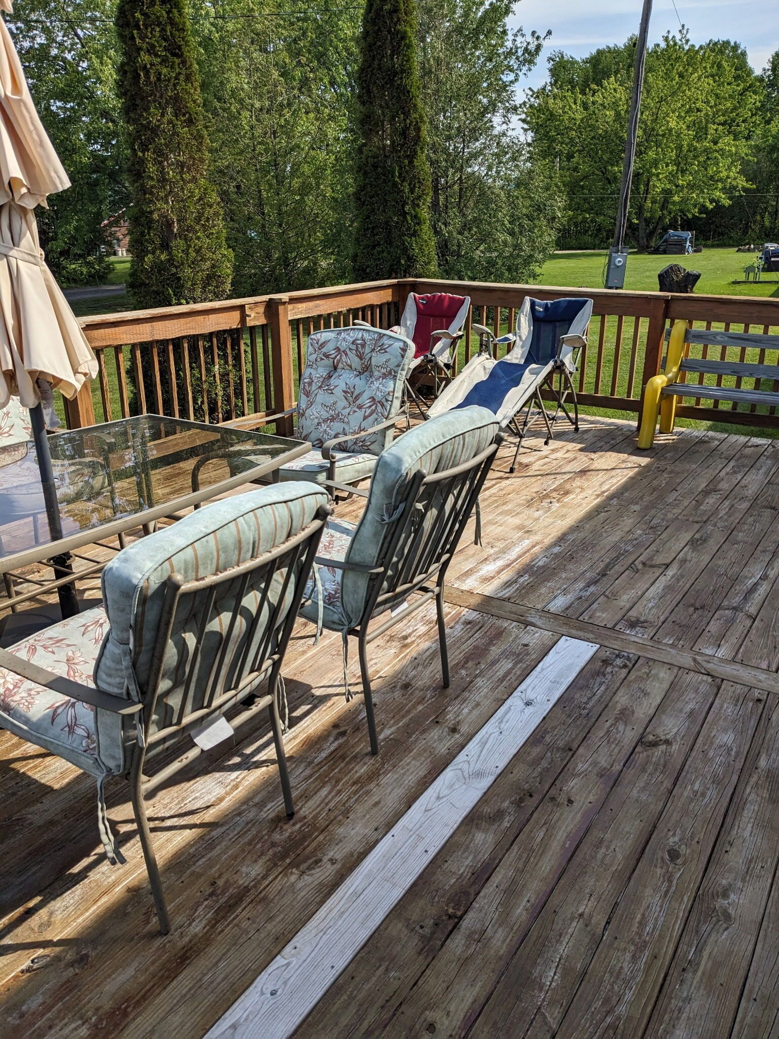 Outdoor dining