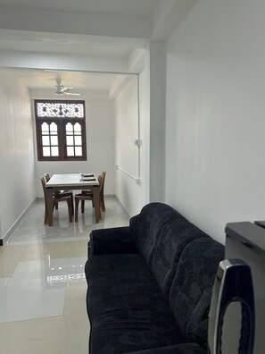 舒適公寓, 陽台, 花園景觀 | 起居區