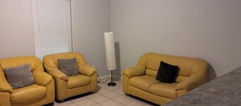3-bedroom apartment in fantastic Alton with AC and comfort Wifi Hot Water