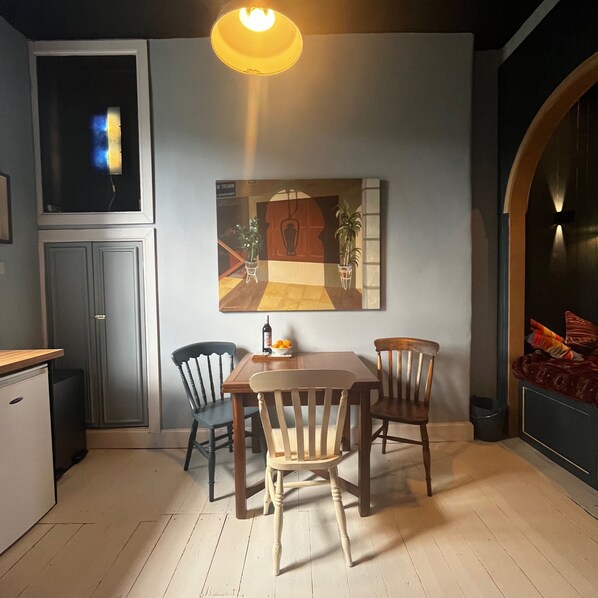 Dining - Apartment Sleeps 2 With Pets Welcome (Dunoon)