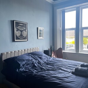 Room - Apartment Sleeps 2 With Pets Welcome (Dunoon)