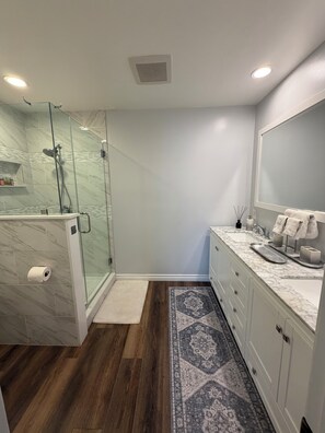 Hair dryer, bidet, towels, soap - Clean, Bright & Comfortable Pool Home w/separate Poolhouse Studio (Los Angeles)
