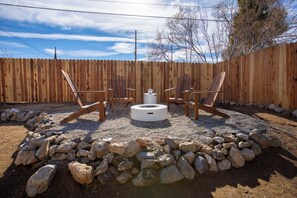 Property grounds - Zen House, serene & close to everything (Yucca Valley)