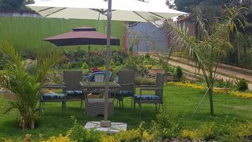 Apartment, Balcony, City View | Outdoor dining