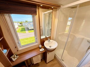 Towels - Bluebird Skies - Parkdean Summerfields (Scratby)