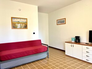 Departamento, 2 habitaciones, balcón, vista al jardín | Sala de estar