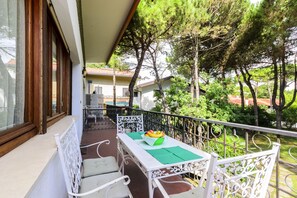 Balcony - Quiet Flat With Garden (Lignano Sabbiadoro)
