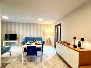 Villa, 4 chambres, balcon, vue jardin | Salle de séjour