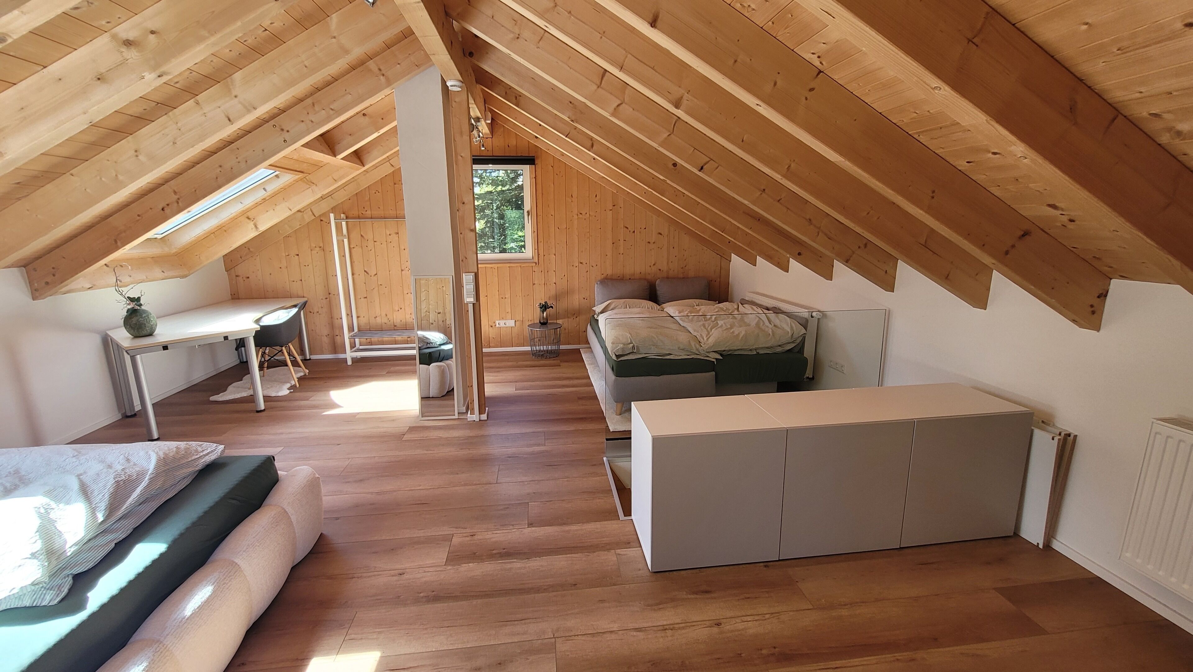 2 bedrooms, desk, free WiFi, bed sheets