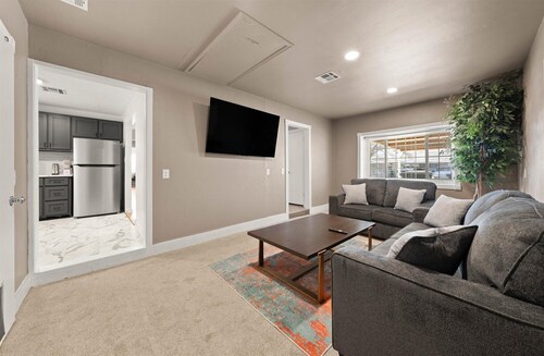 Cozy & Stylish Retreat Near Downtown OKC, Tinker AFB, & Local Hospitals