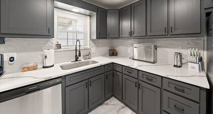Cozy & Stylish Retreat Near Downtown OKC, Tinker AFB, & Local Hospitals