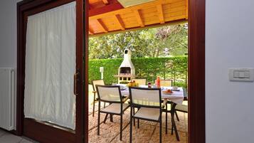 Villa, 1 Bedroom, Balcony, Garden View | Outdoor dining