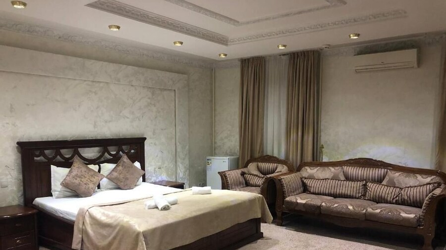 NUR M HOTEL IN TASHKENT