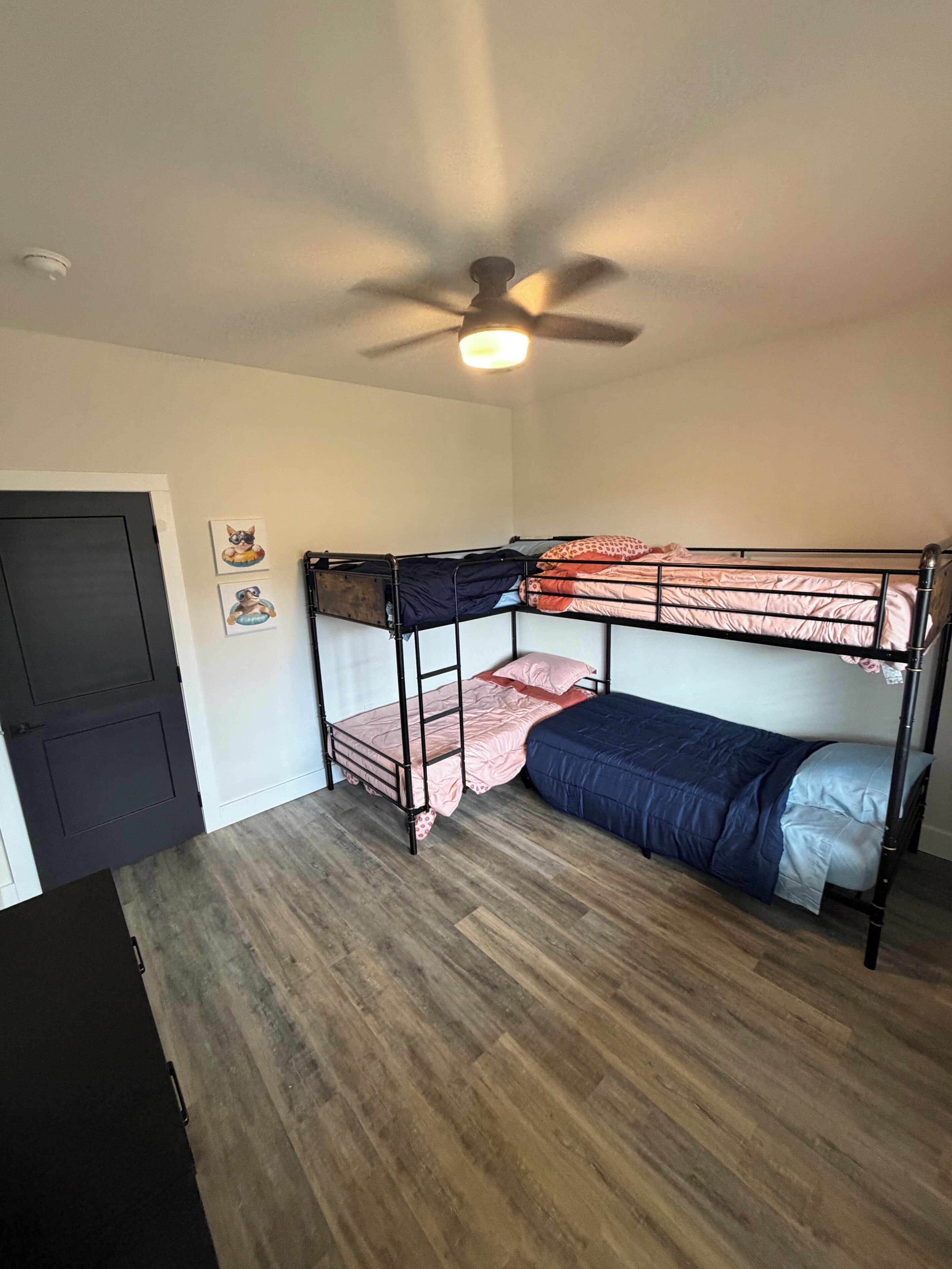 3 bedrooms, free WiFi, bed sheets