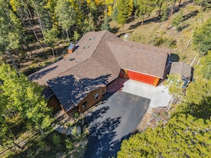 Exterior - Cloud9 Retreat - 4 Bedroom Home w/ Hot Tub, Sauna, Fire Pit, Game Room w/ Bar (Black Hawk)