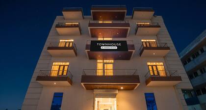 Townhouse Manipal University Highway