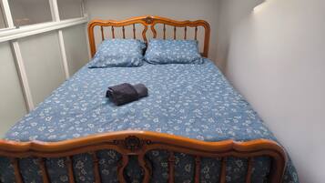 2 chambres, fer et planche Ă repasser, draps fournis