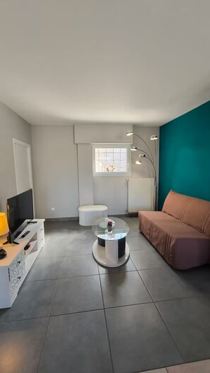 Living area - Vrbo Property (Rezé)