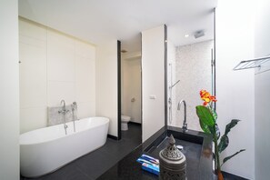Hair dryer, towels, soap, toilet paper - Wings 25 Laguna (Phuket)