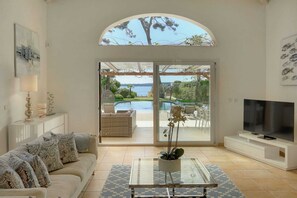 Living area - 6-bedroom villa, Croisette seafront (Cannes)