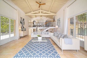 Interior - 6-bedroom villa, Croisette seafront (Cannes)