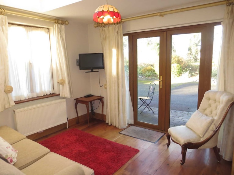 Fantastic Bungalow In Quiet Rural Setting Close To Enniscorthy Town. Sleeps 6. - Enniscorthy