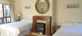 Fantastic bungalow in quiet rural setting close to Enniscorthy town. Sleeps 6.