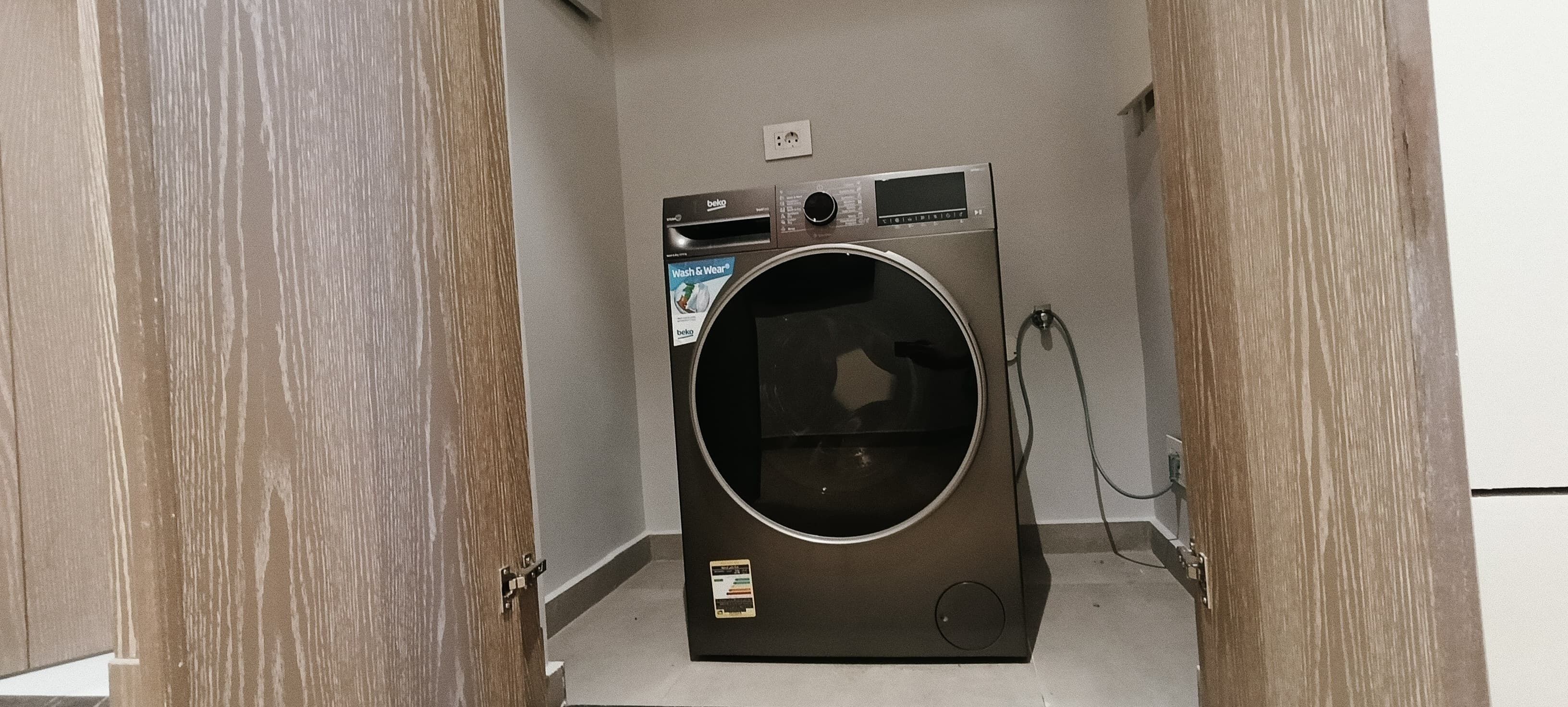 Căn hộ tiện nghi đơn giản, quang cảnh thành phố | Nội thất