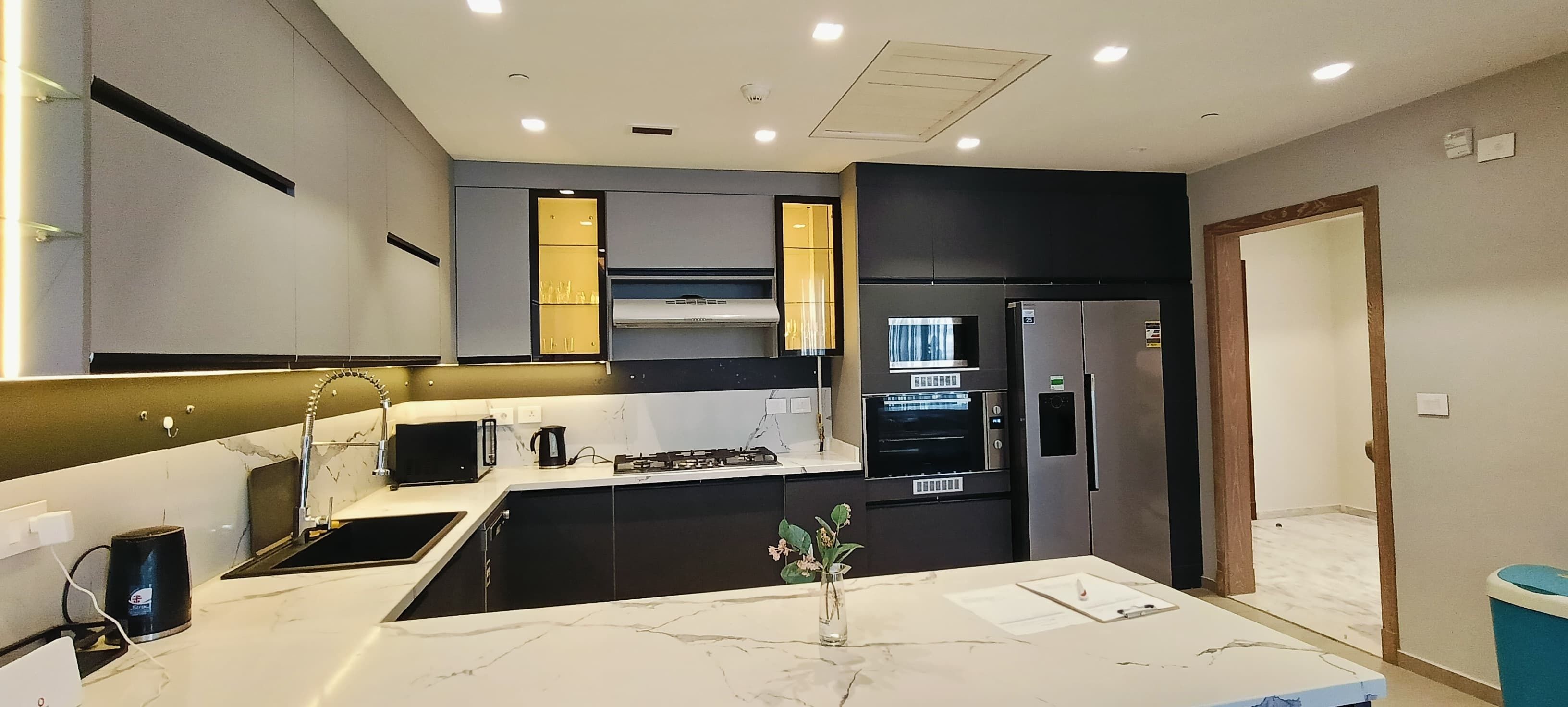 Comfort Apartment, City View | Private kitchen