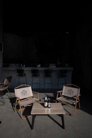 Bar (on property) - Kosin House (Bangkok)