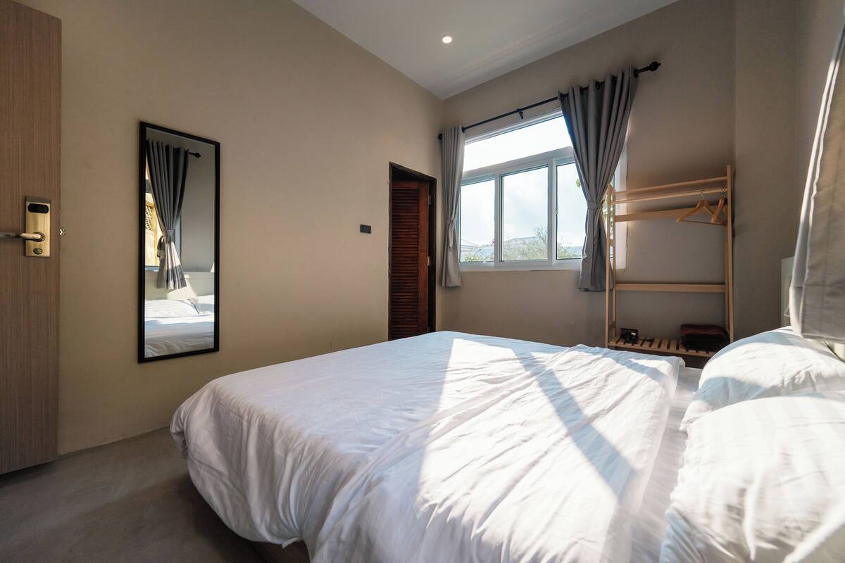 Kamar Double Standar